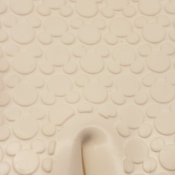 SET of 2 New Disney  Mickey Mouse Silicone Oven Mitt White black Embossed Mickey - Picture 5 of 5